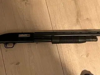 Mossberg 88 pumpgun 