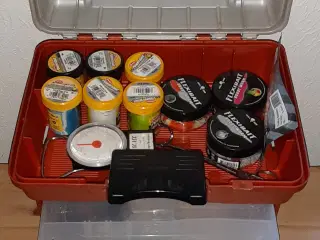 Fyldt grejbox med grej til Put&Take fiskeri m.m.