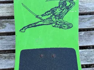 Flot Skateboard med Ninja og Drage
