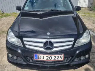 NYSYNET lækker MERCEDES C220 2,2 CDI  BYD