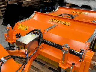 Thyregod TK 1600 PTO, med hydraulisk sving.