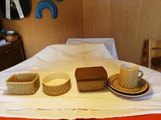 Relief stentøj smørskål, kaffekop, sukkerskål