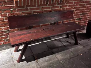 Rustik træbænk til have eller terrasse