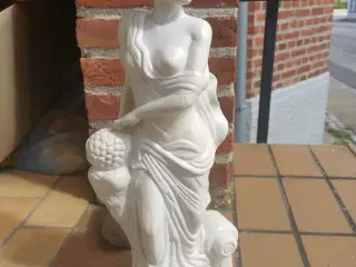 Statue Figur af en bar dame ca.50cm