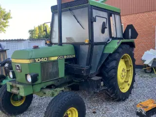 John Deere 1030