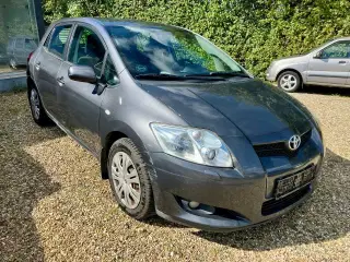 Toyota Auris 1,6 Luna