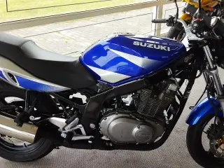 Nysynet Suzuki GS 500, 2004