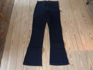 Meget lange Levis jeans 130cm