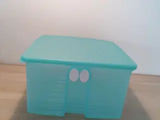 Tupperware grøntsags opbevarings boks med ventiler