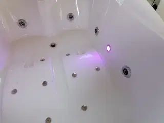 Spa med radio og undervandslys