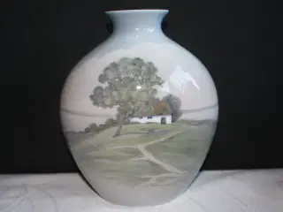 Vase med landskab fra Bing og Grøndahl