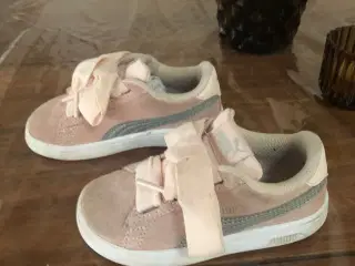 Puma sneakers str 23