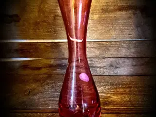 * Smuk vase - fra Holmegaard
