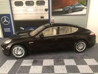 1:18 Porsche Panamera