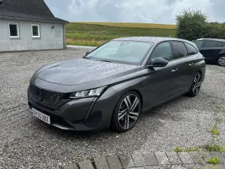Peugeot 308 SW 2022 Hybrid 180 First Selection