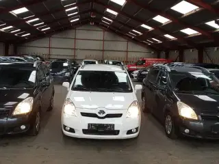 Toyota Sportsvan købes til Export