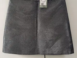 Ny H&M nederdel med glans