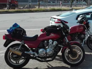 Honda CB 7,5 veteran motorcykel 