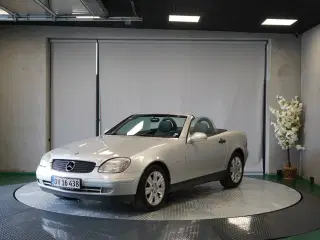 MERCEDES-BENZ SLK 200