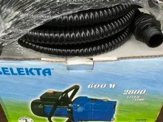 Vandpumpe til have. 