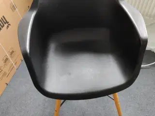 Lounge plastic stol 