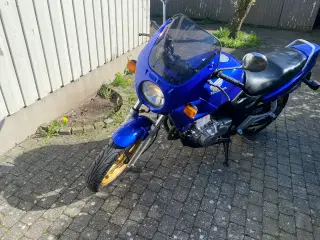 Honda vb 500ccm årgang 2003 km 12000