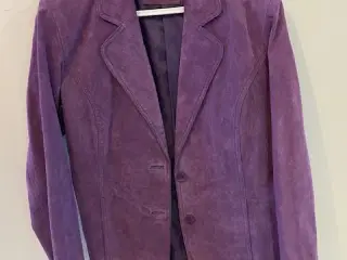 Lilla ruskindsjakke sælges