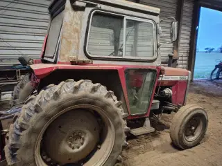 MF 550 traktor 