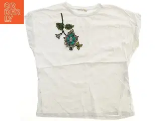 Hvid T-shirt med blomsterbroderi fra Zara (str. M)