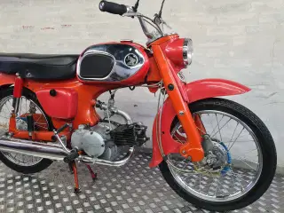 Honda 90 C200 årg 1964 