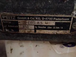 Traileraksel