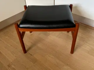 Taburet teak med sort læder sæde