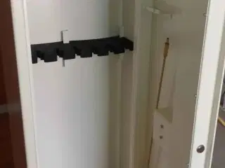Købes Våbenskab 7 eller 9 
