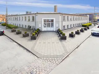 New Yorker-lejemål nær Metro og strand!
