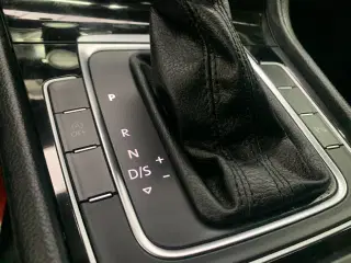 VW Golf VII 2,0 TDi 150 Highline Variant DSG