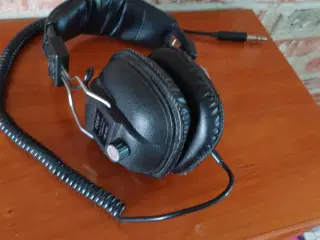 Retro headset 