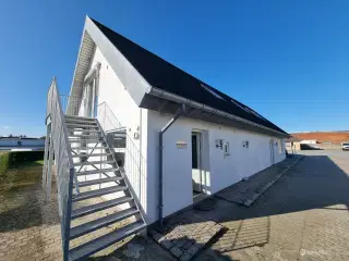 Lyst og rummeligt erhvervslokale - i alt ca. 139 kvm