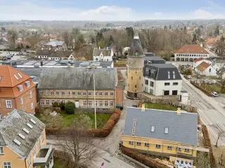 Erhvervsejendom med mulighed for omdannelse til boliger