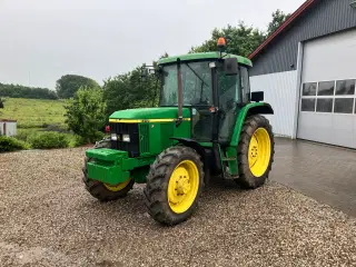 John Deere 6210