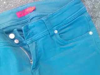 JEANS - COWBOYBUKSER - lækker, slankende model
