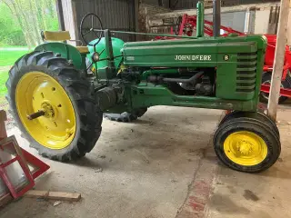 John Deere B Traktor
