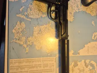 Lækker kraftig Gamo CO2 luftpistol med blowback