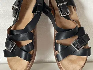 Nye sandaler fra Clarks sorte i str 38
