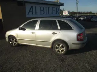 Skoda Fabia 1,4 16V 75 Ambiente Combi