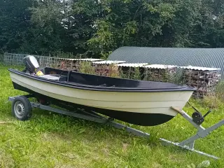 14 fods jolle m motor og trailer