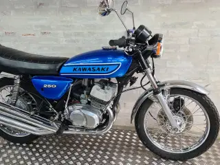 Kawasaki S1 250/350 årg 1976