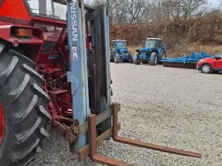 - - - TRUCKTÅRN
