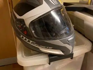Scooter hjelm sælges