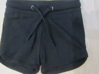 Str. 4-6 år, sorte sports shorts