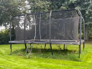 Stor trampolin 512 x 305 cm